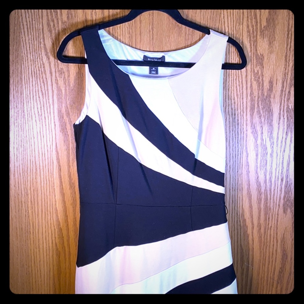 WhIte House Black Market sleeveless dress